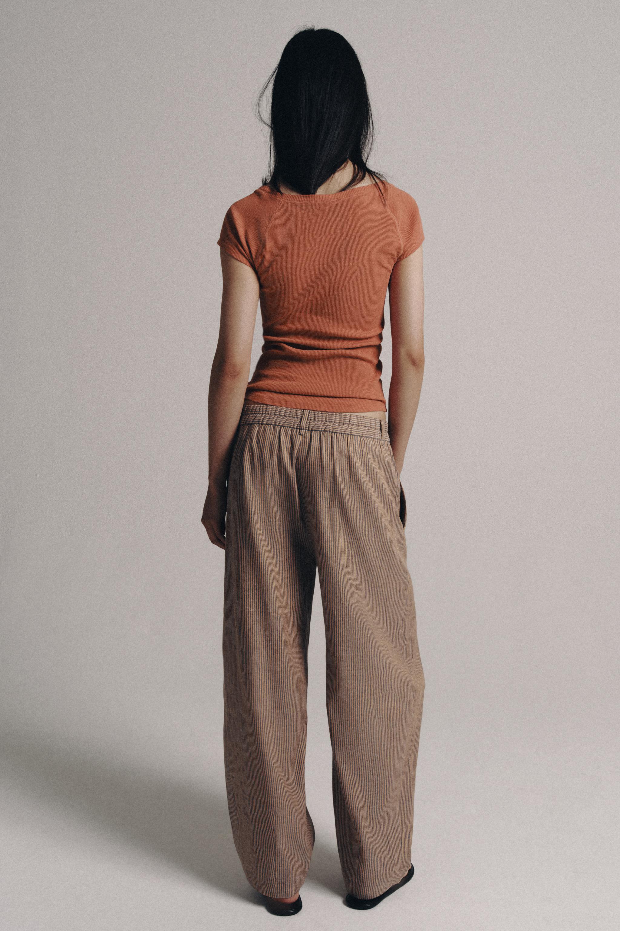 T-SHIRT À BOUTONS EN LIN